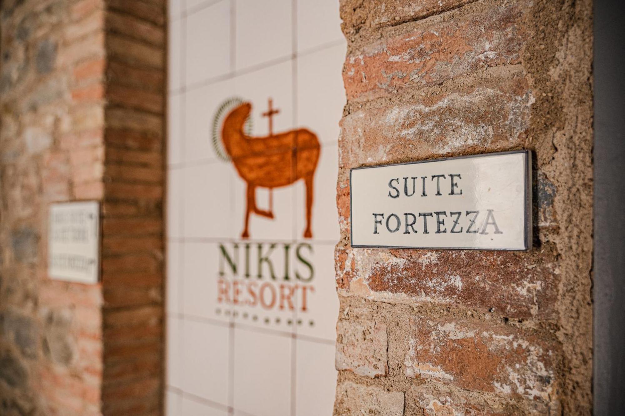 Nikis Resort Gubbio Habitación foto