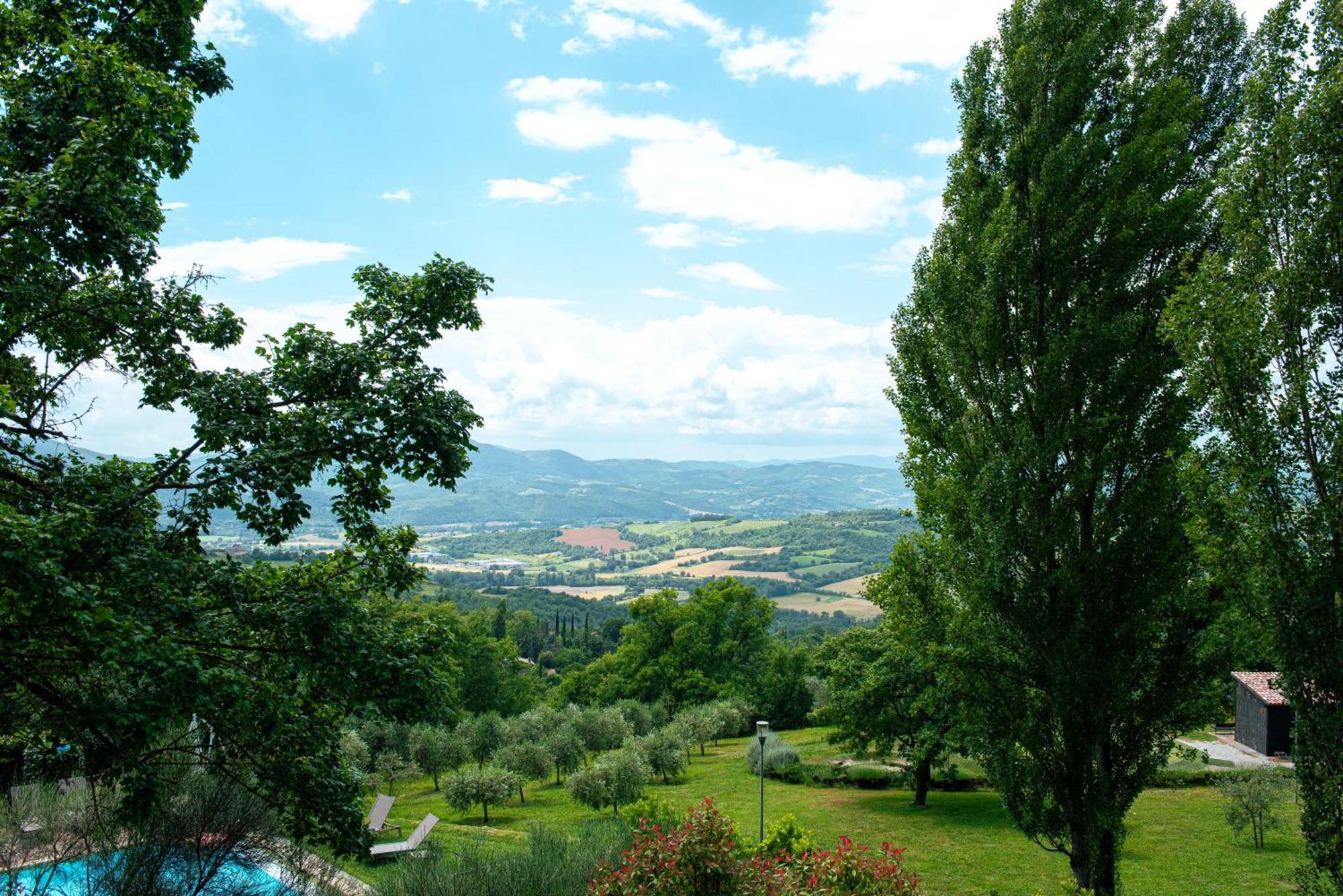 Nikis Resort Gubbio Exterior foto